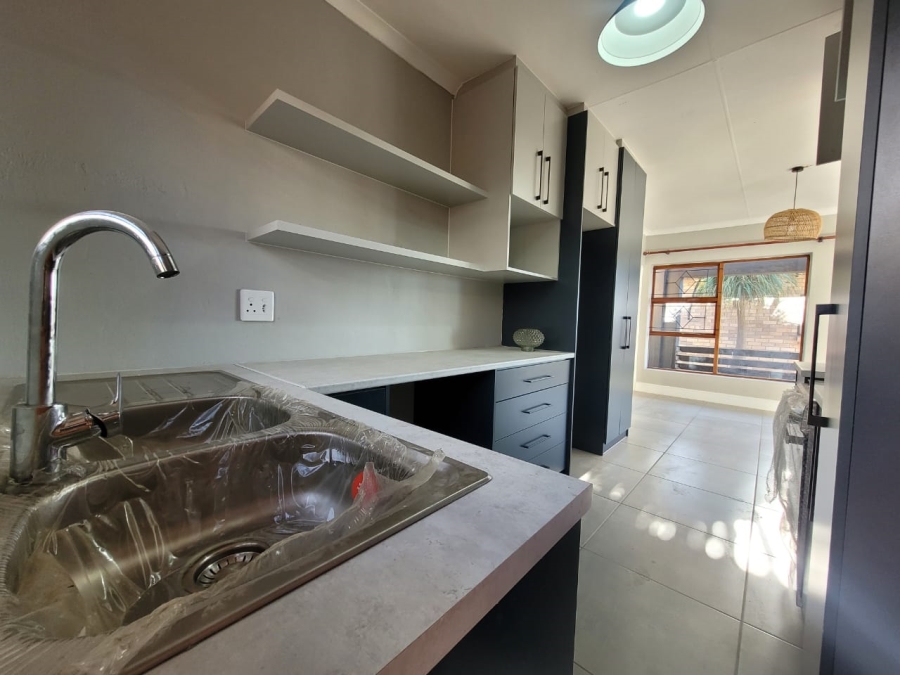 To Let 3 Bedroom Property for Rent in Wavecrest Eastern Cape